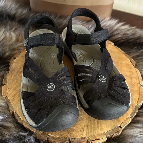 KEEN Women's Rose Sandals in Black/Neutral Gray - Picture 7 of 12
